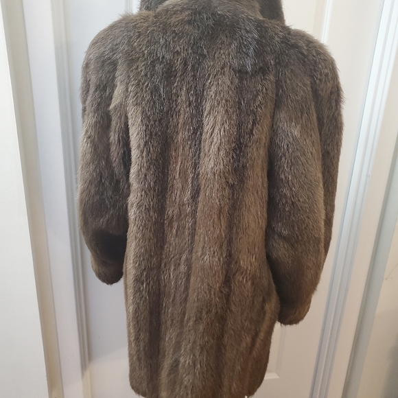 The Fur Vault Fur Coat Women's Fur Coat Sz Large - Picture 4 of 12